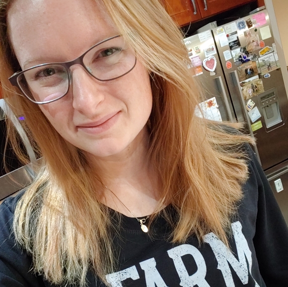 Meet your Posher, Denise - Picture 1 of 1